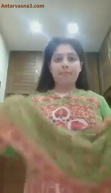 न्यूड आंटी के बिग बूब्स और चूत का हॉट सोलो एमएमएस