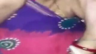 गाँव की भाभी की बीमा एजेंट ने चोदा