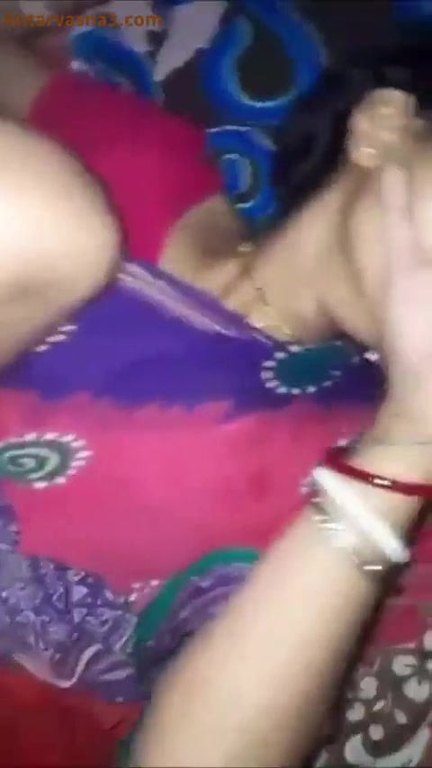 गाँव की भाभी की बीमा एजेंट ने चोदा