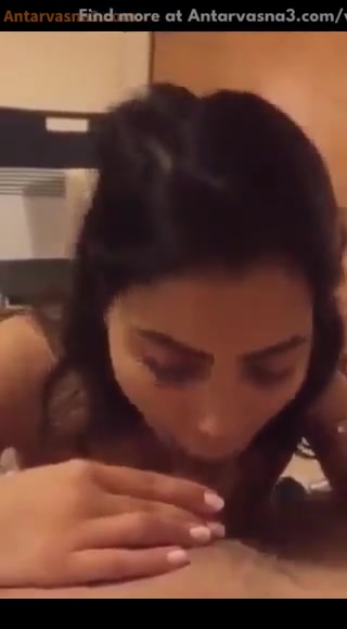 जवान सेक्रेटरी ने बॉस को लंड चूस के खुश किया