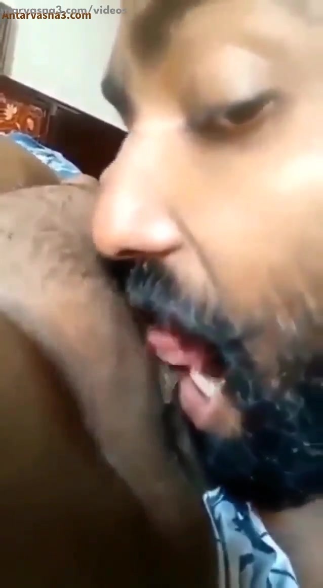 सरपंच के बीवी की चूत का रसपान करते बनाया विडियो