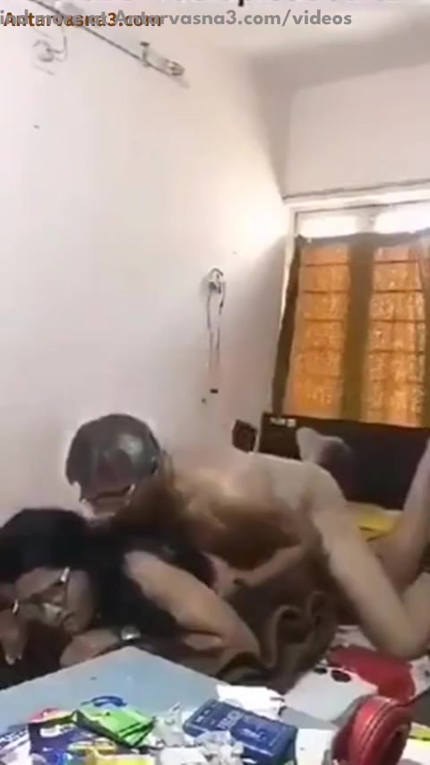 तिवारी अंकल ने हिजड़े की गांड मारी देसी पोर्न वीडियो में