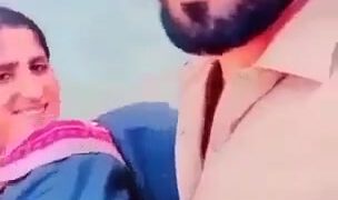 लाहौर पाकिस्तानी कपल की लाइव चूत चुदाई सेल्फी