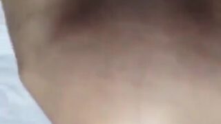 बड़े लचीले बूब्स वाली लड़की ने नंगा वीडियो बनाया