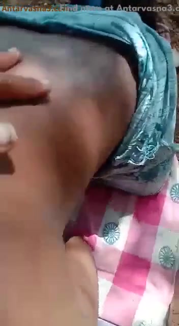 गाँव की आदिवासी लड़की को मुखिया ने जंगल में चोदा