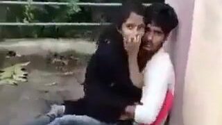 लूजर ने कोलेज की लड़की का चुदाई एमएमएस बना लिया