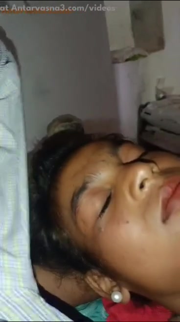 ट्यूबवेल के कमरे में जवान लड़की को लंड पकड़ाने का एमएमएस