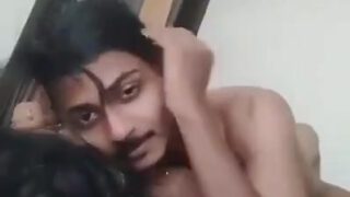 हॉटेल मॅनेजर के बेटी के साथ रोमांस करते नौकर का एमएमएस