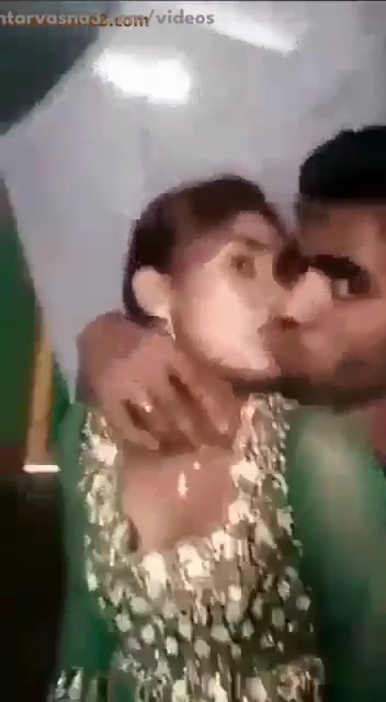 19 साल की लड़की ने बॉयफ्रेंड को घर बुला के चुदवाया