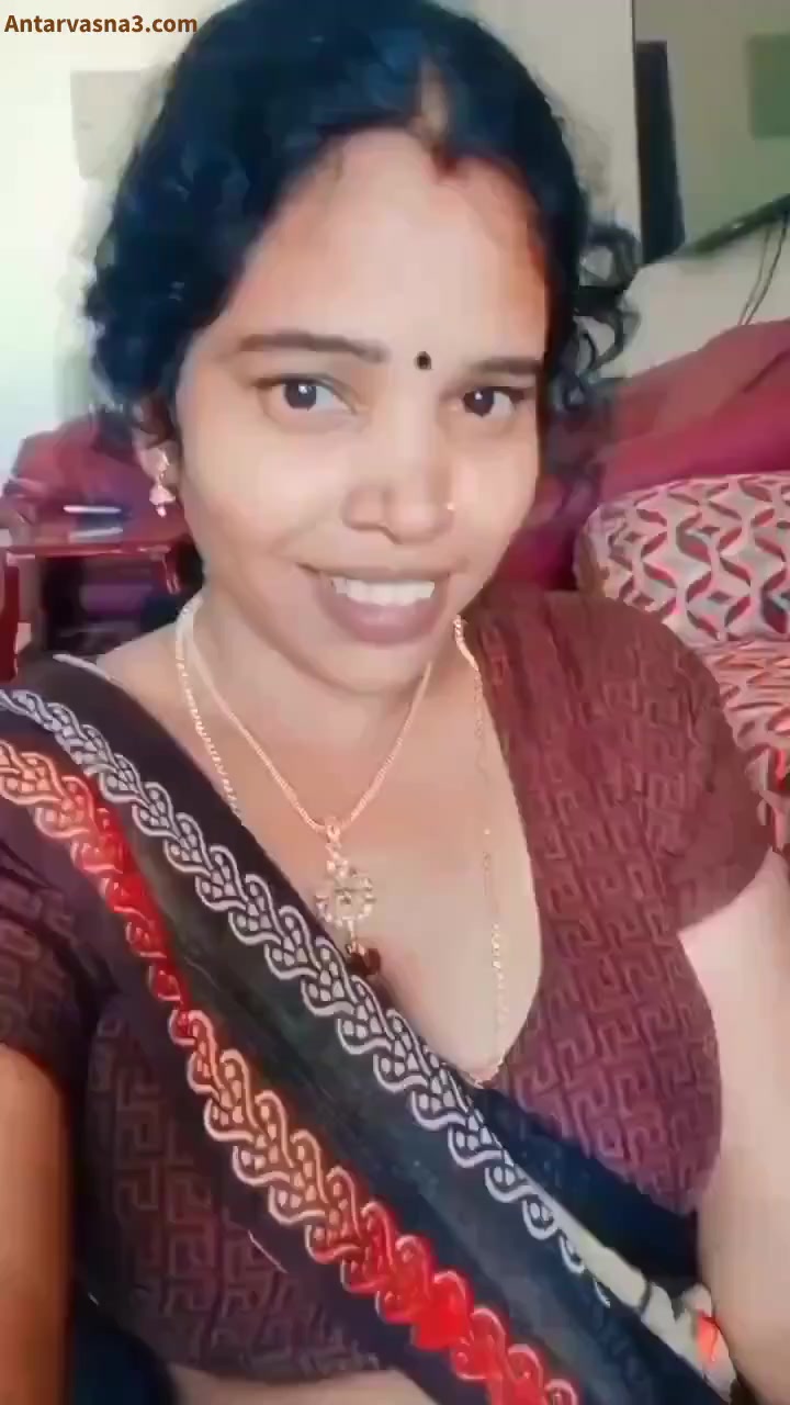 मल्लू चाची ने दिखाई अपनी हॉट चूची वीडियो कॉल में