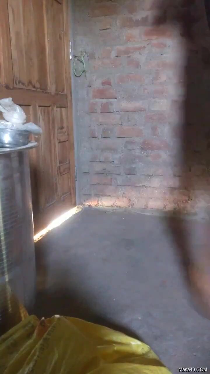 घंटी वाले ने मोटे लंड से विलेज भाभी चोदी