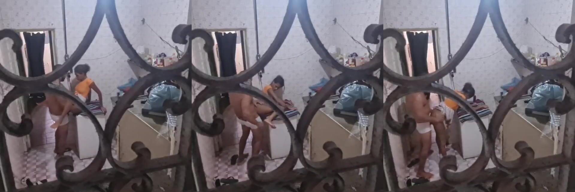 हिडन केमेरा ब्लू फिल्म कामवाली और पति की चुदाई की