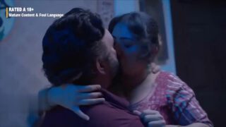 Hindi blue film mein Naukrani ke sath Malik ki chudai
