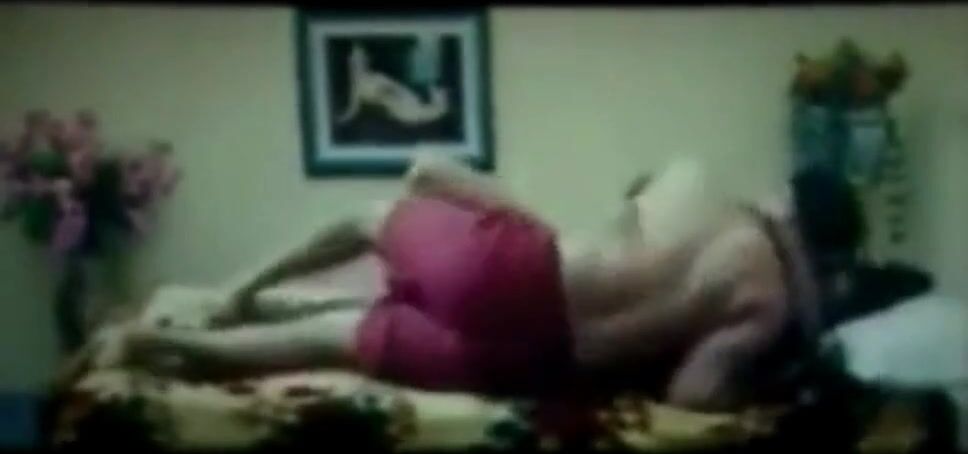 Mallu Aunty fingers pussy & gets fucked in an old sepia film