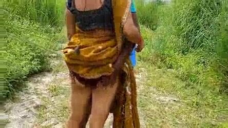 Dehati Bhabhi ki khet mein chudai – Desi XXX bf porn video