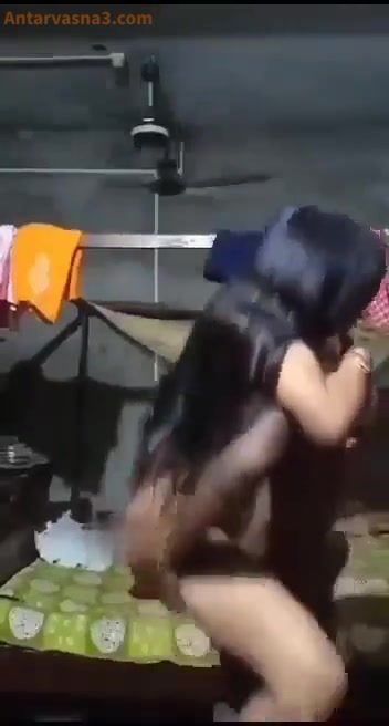देसी कपल की घर में चुदाई का हॉट ब्लू फिल्म