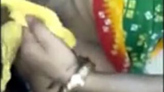 Bhojpuri Bhabhi ki cowgirl position mein chudai ka MMS video