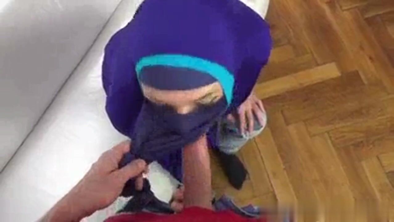 Hot Blue film of a white guy fucking a Hijabi Muslim girl