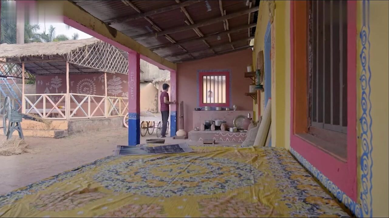 Desi web series of a city boy in a gaav with his hot Mami