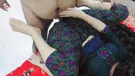 Erotic threesome MMS clip of 2 Bengali girls with a hot guy