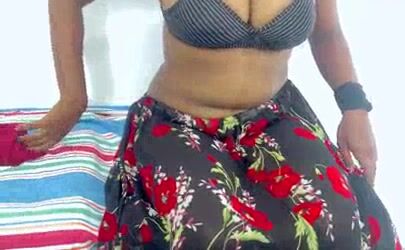 MMS sex video of a hot Tamil Aunty fucked in doggy style