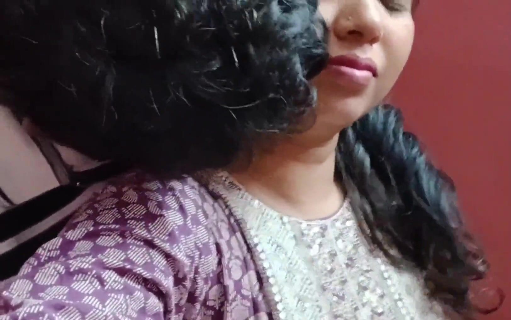 Indian XXX hot video of horny Bhabhi’s erotic blowjob