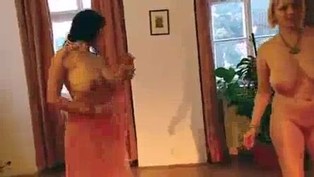 Desi MMS XXX video mein Bhojpuri gaane pe nachti hui Bhabhi