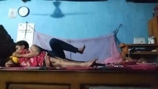 Desi Bhabhi ki gaav ke ladke ke sath chudai ki blue film