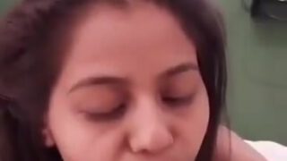 एक्सवीडियोज की रंडी का लंड चूस के पानी छुड़वाने का वीडियो